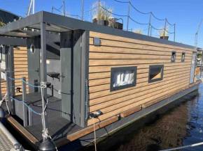 Ahoy Masal Modern retreat Lübeck